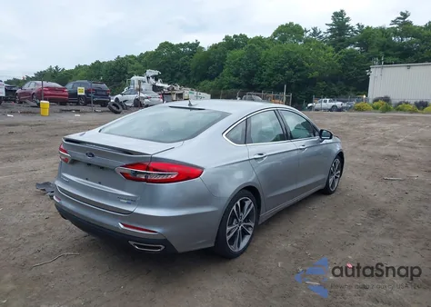 2020 Ford Fusion Titanium z USA, uszkodzony, nr VIN 3FA6P0D99LR117245